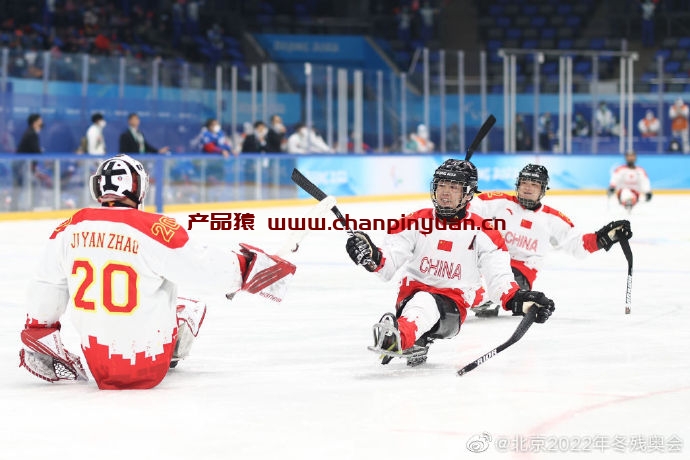 冬奥中国队冰球成绩，冬奥会中国男子冰球队0:8输美国，中国冰球队是什么插图